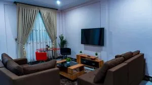 Opheboat Villa and Cuisine Services - Augustinesborg