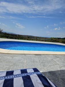 Kuća sa bazenom za odmor i domjenke MARIS