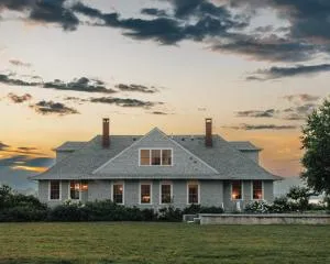 Entire Privately Owned Island Estate - Портленд