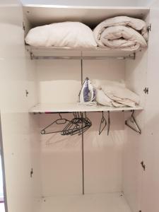 Appartements STUDIO INDEPENDANT AUBAGNE proche AIX CASSIS LA CIOTAT MARSEILLE : photos des chambres