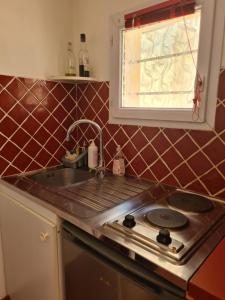 Appartements STUDIO INDEPENDANT AUBAGNE proche AIX CASSIS LA CIOTAT MARSEILLE : photos des chambres