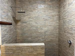 Estudio céntrico con diseño industrial