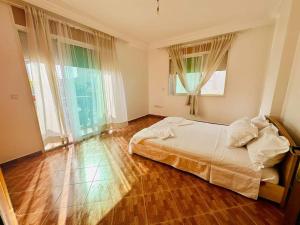 Villa 3 niveaux près de la mer