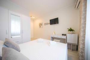 A-more accommodation