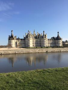 Maisons de vacances ORLEANS - Maison de ville haut de gamme au calme - 4 chambres avec garage - proche de toutes les commodites - LA MAISON D-A COTE : photos des chambres