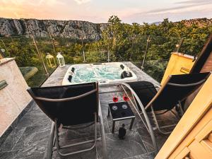 Summer House Nika with Jacuzzi