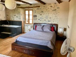 Villas Beautifully Restored Farmhouse Villa : photos des chambres