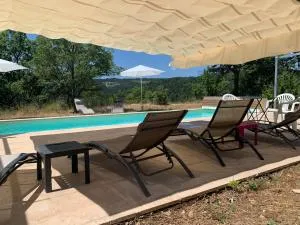 Provencal farmhous Lubéron, swimming pool - Aubenas-les-Alpes