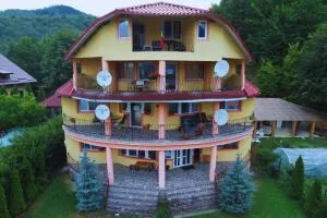 Casa Potcoava - Comăneşti