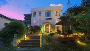 稻边创意民宿客栈 - 张家界