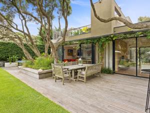 Moonah Pool and Spa Retreat Portsea