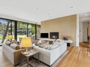 Moonah Pool and Spa Retreat Portsea