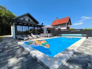 July Holiday House - Dugo Selo