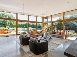 Palms Portsea Pool and Court