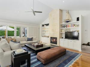 Portsea Resort Pool and Court