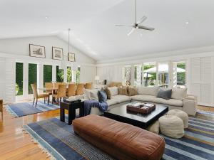 Portsea Resort Pool and Court