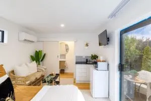 merivale separate studio - Leithfield