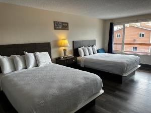 Double Queen Studio with Kitchenette room in Inn at the Sea
