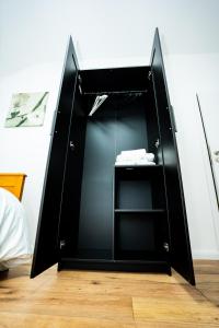 Chambre R2 avec salle de bain partagée près de lhôpital de la Citadelle à Liège