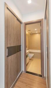 Royal Serviced apartment Vinhomes Metropolis