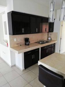 Amplia residencia con acceso privado