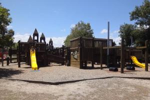 Big A1 Art Deco Apt with stunning city & beach views