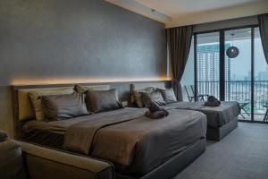 Luxury Seaview Projector Lounge by The Only Bnb