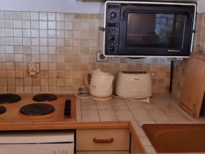 Appartement 2 pièces au Lavandou avec parking proche plage, terrasse vue mer - FR-1-251-843