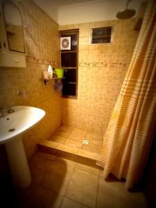 Habitacion individual con baño compartido