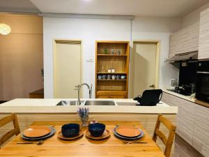 Mount Austin JB Palazio Lake view 3Br2Ba 2-9pax TV box near Aeon
