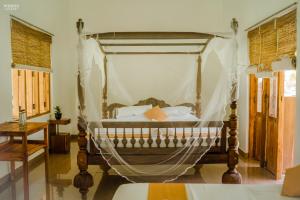 Rivendell Twisted Tree