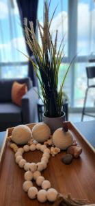 37h Spacious Family Suite with Laundry Room across Uptown Mall & Mitsukoshi Mall PAID Parking