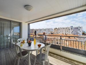 Vue directe port des Sables dOlonne - T3 pour 6