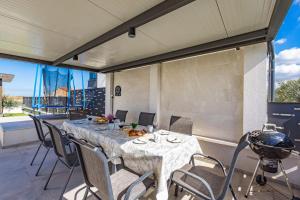 Villa Lu near Fazana for 7 people with children playground and private pool 