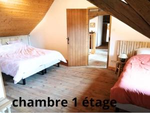 Maisons de vacances la longere du plessis Mornay, 30 min du Puy du fo, wifi, parking, jardin : photos des chambres