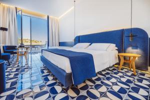 Suite with Hot Tub