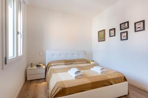 Chic Parma Flat Near City Center