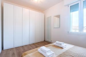 Chic Parma Flat Near City Center