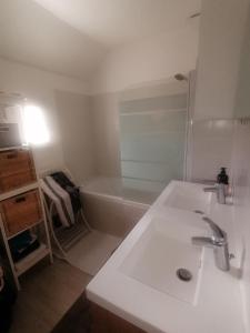 Maison paisible 3 chambres proche parc expo