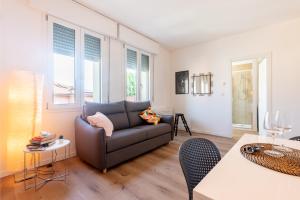 Chic Parma Little Flat Near City Center