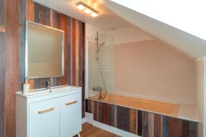 Maisons de vacances L-Ecrin d-Hennebont - Maison en pierre pour 8 : photos des chambres