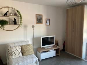 Charmant Studio avec vue sur le port et falaises