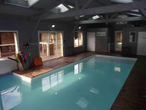 LES BELLES ÉPOQUES B&B - JACUZZI - PISCINE - TERRASSES - BRUMISATEURS - Proche Puy du Fou photo 15