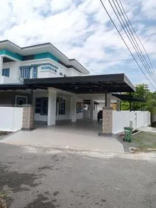 KJ Homestay Bintulu - بينتولو