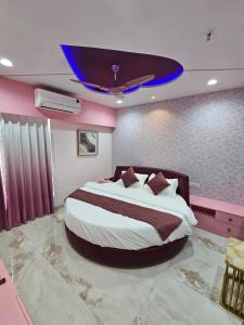 The Eiffel Hotel & Banquet