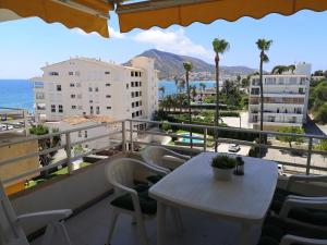 Frente al Club Naútico con piscina - 3hvězdičkové hotely ve městě Altea