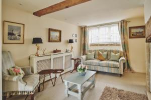 Lovedays Cottage, A Luxury 16th Century home in Painswick