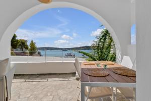 Kavouraki Apartment & Studio