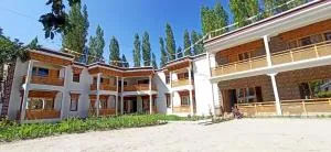 Losar Guest House Ladakh by LexStays - Deskit