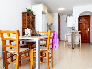 Cozy Apartment Playa Paraiso, Pool